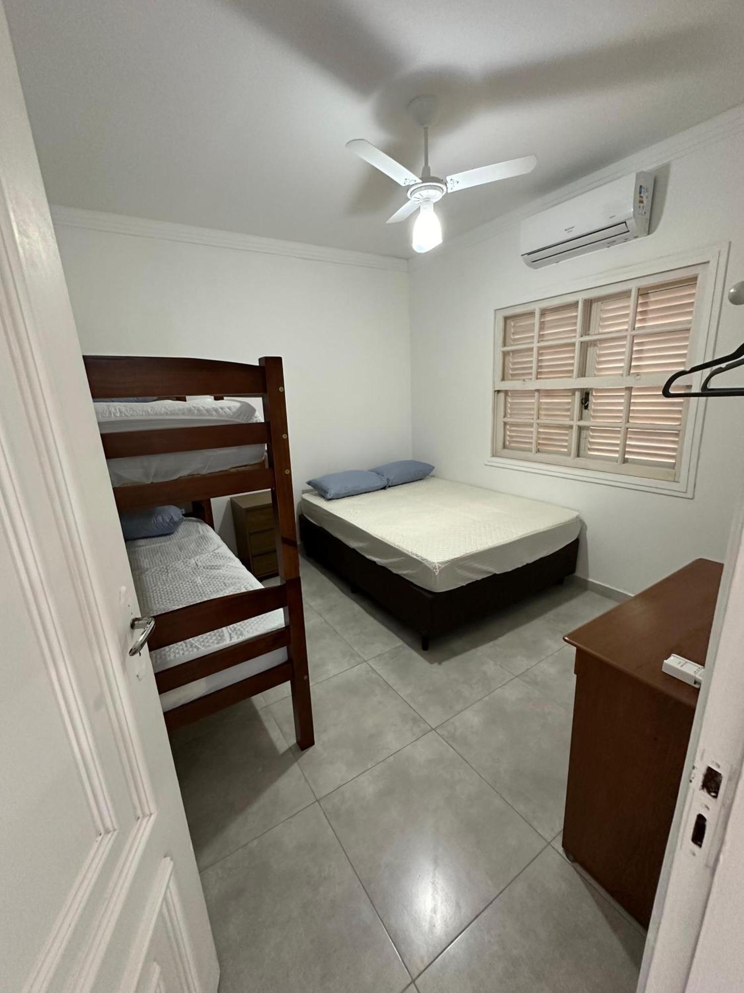 Casa Temporada 02 Com Ar Condicionado E Piscina Guaruja